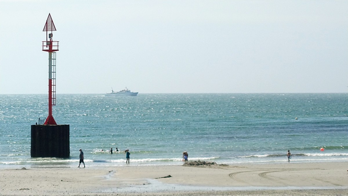 Kontraste: Dünentag/Schmuddelwetter und Begegnung mit&nbsp;Weltumsegler